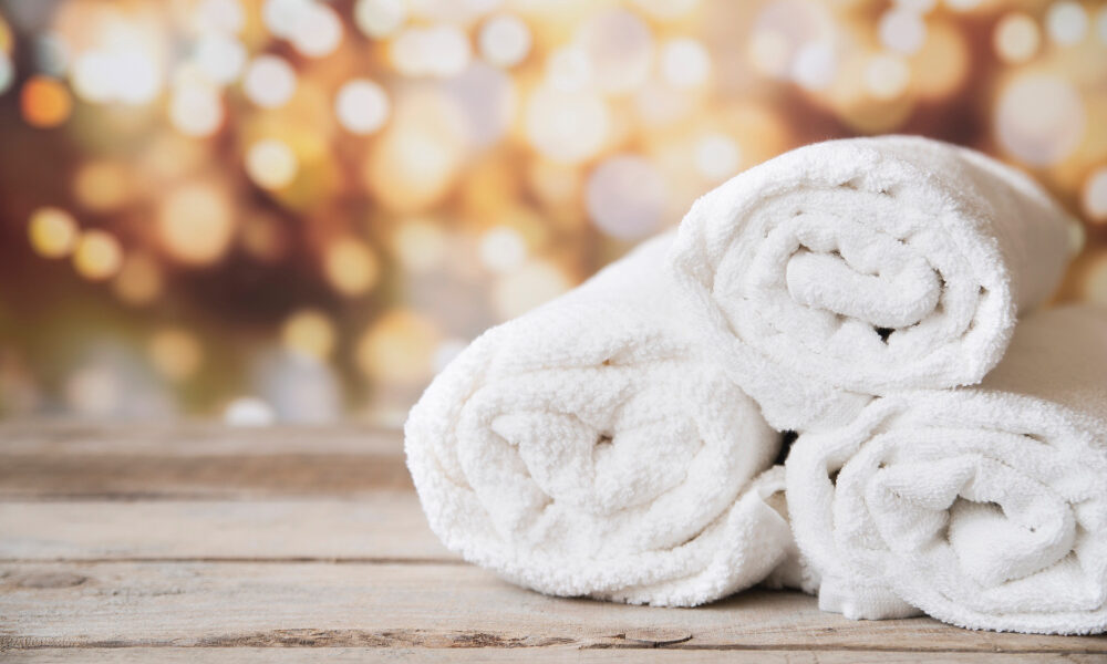 Jak sprawić, żeby twoje ręczniki były miękkie i puszyste po każdym praniu?