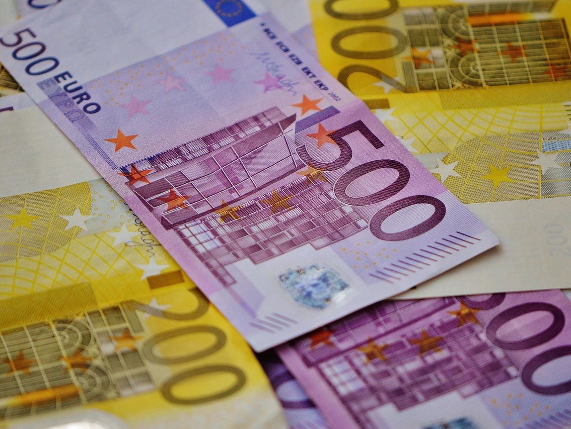Ile kosztuje euro na rynku walutowym i w kantorach?